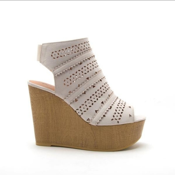 NEW Platform Cutout Wedge Sandal - White - Picture 2 of 4